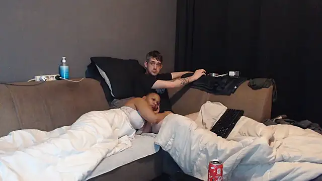 Snapshot of Popje94 chatting on February 28, 1:45 pm Popje94 online show from February 28, 1:45 pm