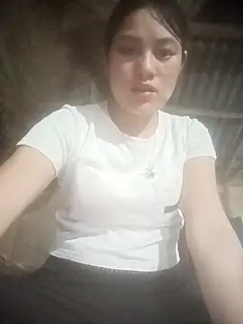 Momo-biki online show from May 5, 1:30 pm