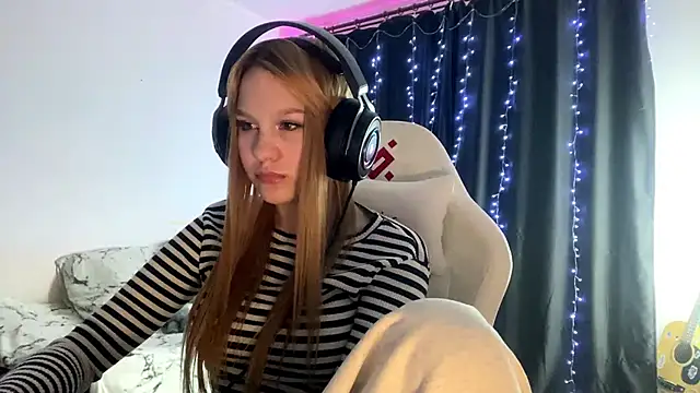 axin burnell online show from March 11, 5:19 pm