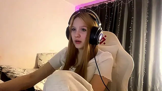 axin burnell online show from March 19, 4:55 pm