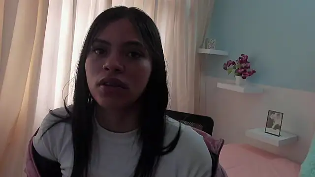 Snapshot of kendall_hernandez chatting on March 18, 2:53 pm kendall hernandez online show from March 18, 2:53 pm