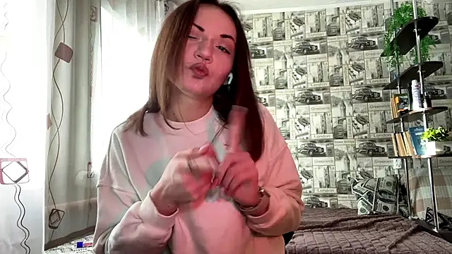 JuliaCurletteye online show from February 4, 7:14 am