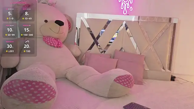 MILAH TAY online show from April 27, 11:41 am