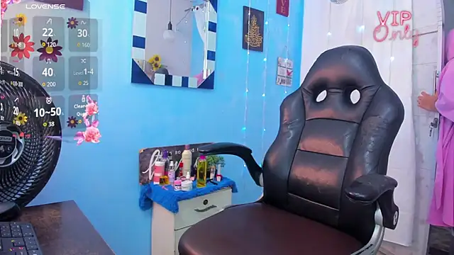 SamiraAwada online show from February 27, 6:52 pm