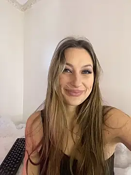 Alyxra online show from March 15, 8:20 am