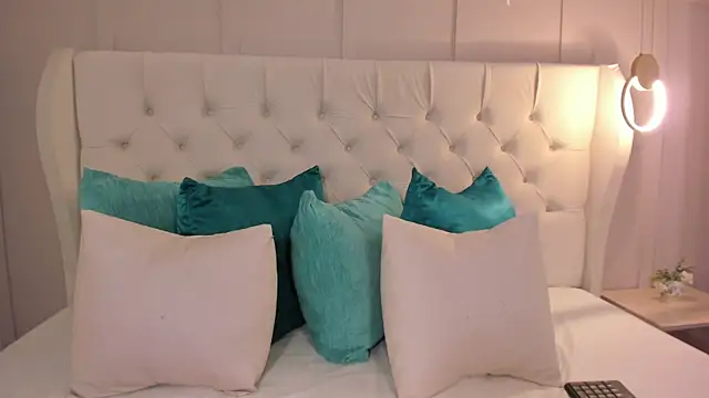 amanda rios online show from May 19, 9:43 pm