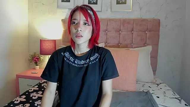 Snapshot of MiaaBlake_ chatting on March 1, 8:11 pm MiaaBlake online show from March 1, 8:11 pm