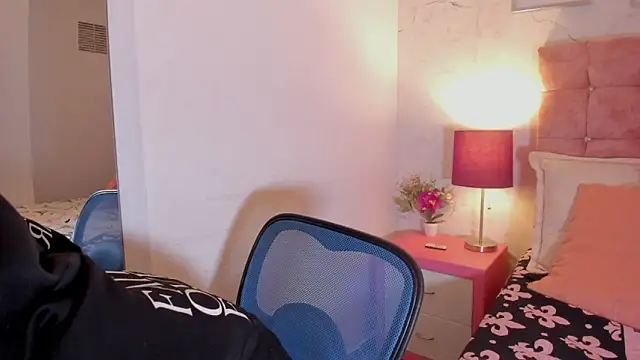 Snapshot of MiaaBlake_ chatting on March 4, 7:09 pm MiaaBlake online show from March 4, 7:09 pm