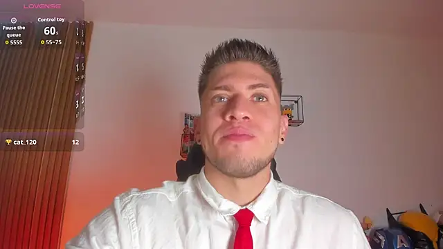 Snapshot of SebastianMaximoff_ chatting on July 6, 8:33 pm SebastianMaximoff online show from July 6, 8:33 pm