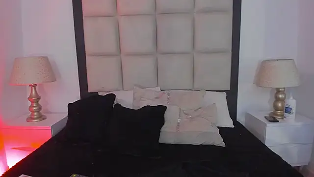 SussyFox online show from March 3, 1:50 pm