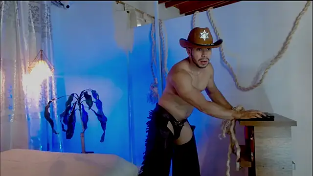 Aaxxxel online show from February 5, 5:50 pm