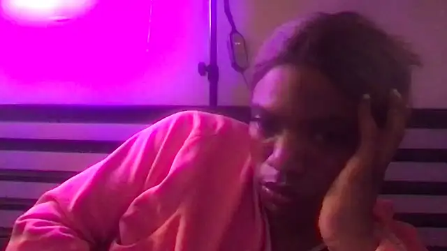 Snapshot of frenchiego chatting on February 22, 8:57 am frenchiego online show from February 22, 8:57 am