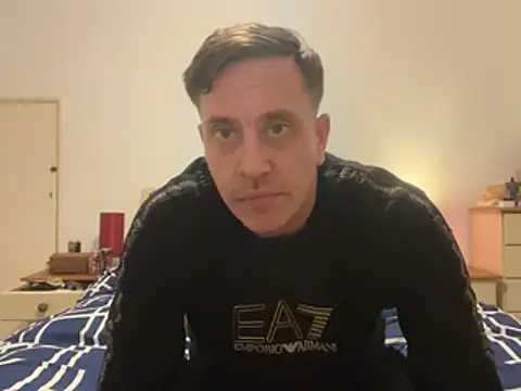 Snapshot of malcolm2334 chatting on April 3, 6:39 pm malcolm2334 online show from April 3, 6:39 pm