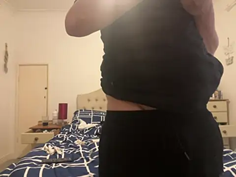 malcolm2334 online show from April 27, 6:28 pm
