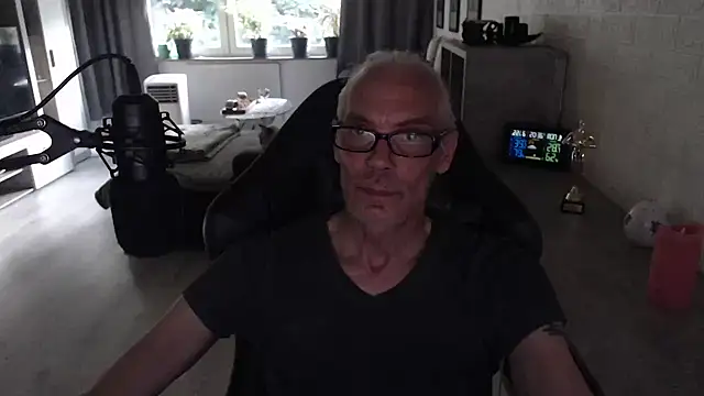 Snapshot of KoelnKoeln chatting on June 22, 6:38 pm KoelnKoeln online show from June 22, 6:38 pm
