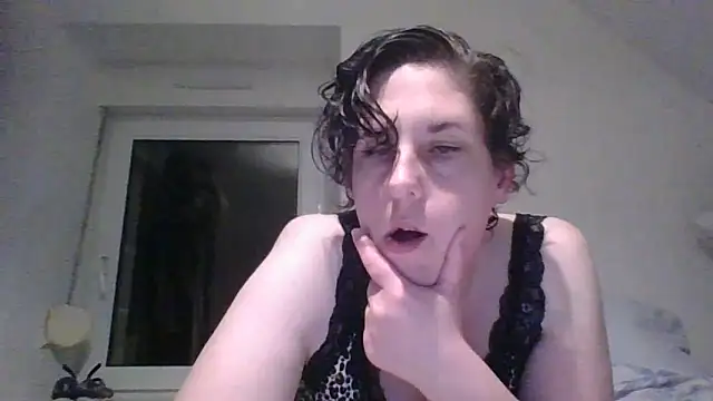 OIseauNoir88 online show from March 30, 7:59 pm