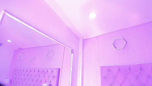 Snapshot of JazminRusso_ chatting on February 5, 6:18 am JazminRusso online show from February 5, 6:18 am