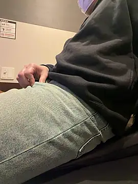 yuuuuusuke00 online show from February 13, 1:23 am