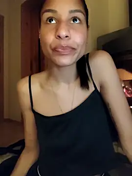 Snapshot of YaraEstelle chatting on March 4, 8:26 pm YaraEstelle online show from March 4, 8:26 pm