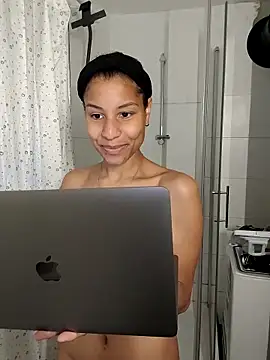 Snapshot of YaraEstelle chatting on March 31, 5:46 pm YaraEstelle online show from March 31, 5:46 pm