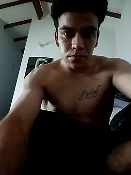Snapshot of Killfenix25 chatting on June 2, 11:29 pm Killfenix25 online show from June 2, 11:29 pm