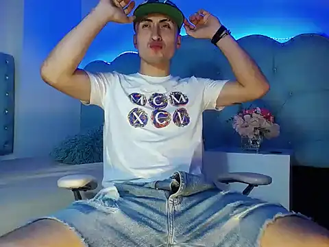 Oliver Benedet online show from February 3, 8:19 am