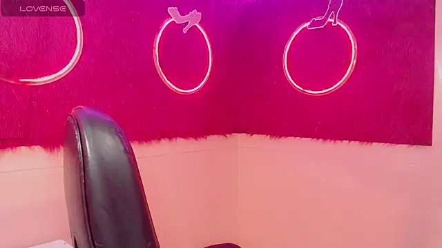 isabella vogue online show from February 10, 11:36 am