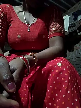 Snapshot of Cute-komal123 chatting on February 15, 1:20 pm Cute-komal123 online show from February 15, 1:20 pm