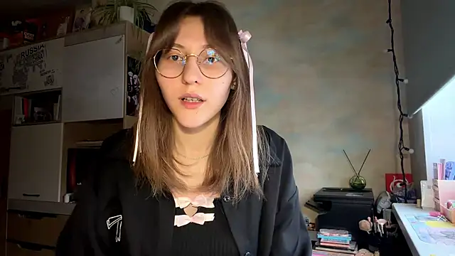 Snapshot of Miaaa_Moon chatting on March 6, 1:18 pm Miaaa Moon online show from March 6, 1:18 pm