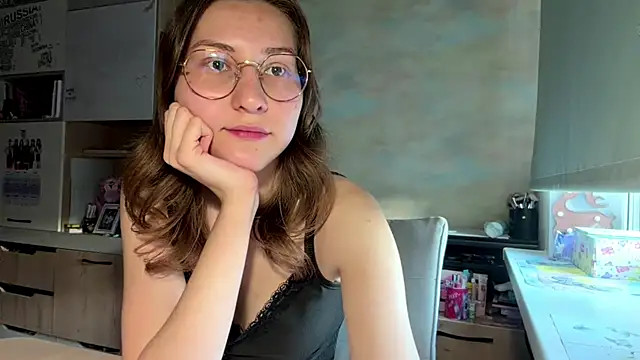 Miaaa Moon online show from May 6, 3:28 pm