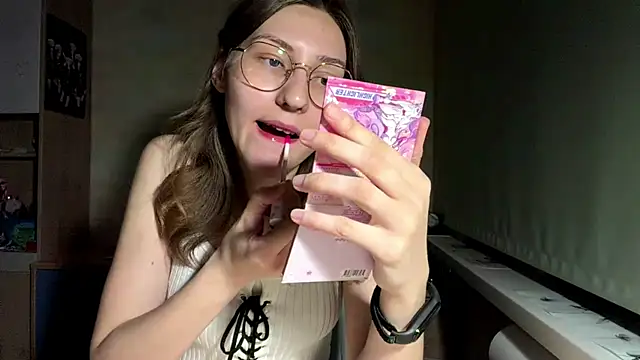 Miaaa Moon online show from May 10, 5:51 pm