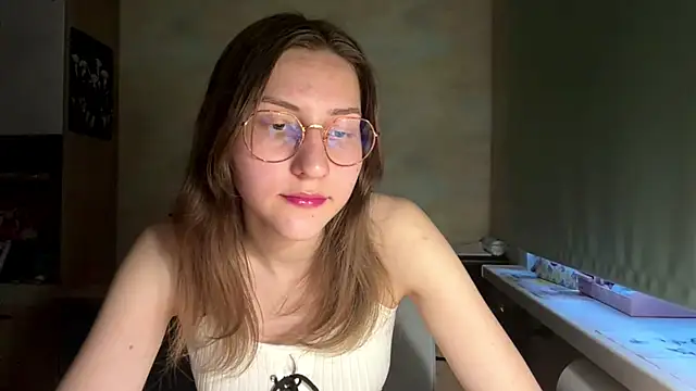 Miaaa Moon online show from May 16, 4:39 pm