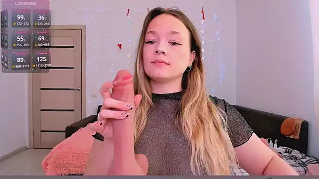 Snapshot of evilla_brill chatting on March 5, 11:28 am evilla brill online show from March 5, 11:28 am