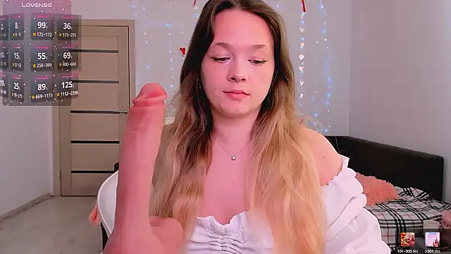 Snapshot of evilla_brill chatting on March 13, 8:32 am evilla brill online show from March 13, 8:32 am