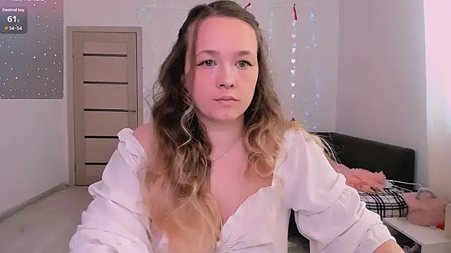 Snapshot of evilla_brill chatting on April 1, 8:48 am evilla brill online show from April 1, 8:48 am