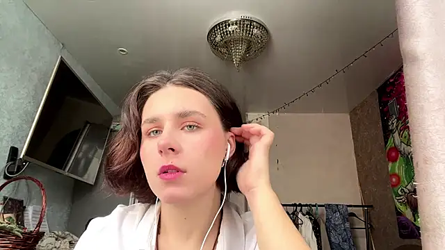 HannahDoll1 online show from February 5, 1:21 am