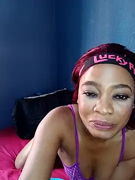 Snapshot of Amarcreamxx chatting on February 1, 11:42 am Amarcreamxx online show from February 1, 11:42 am