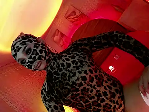 Snapshot of Mysterious_Mistress chatting on February 13, 3:41 pm Mysterious Mistress online show from February 13, 3:41 pm