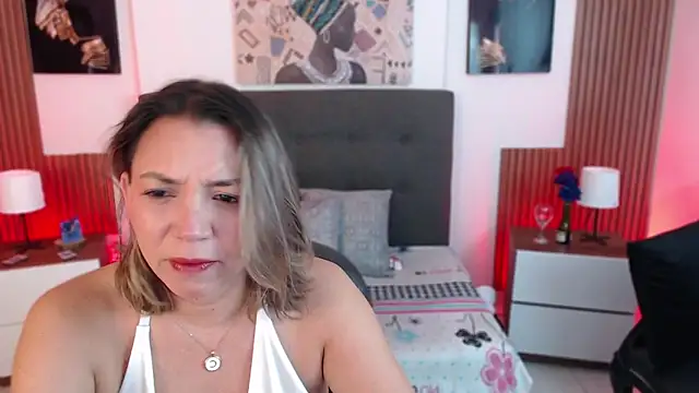 milfsecret69 online show from May 13, 10:56 am