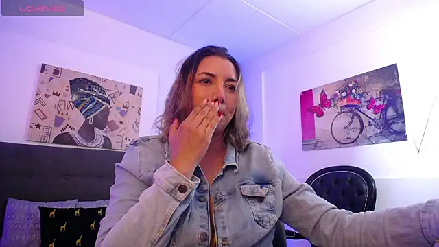 Snapshot of milfsecret69 chatting on June 18, 10:52 am milfsecret69 online show from June 18, 10:52 am