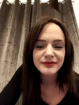 Gwenny1 online show from February 1, 5:00 pm