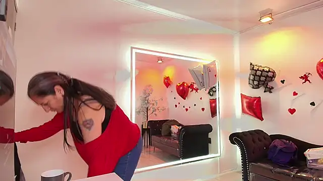 Snapshot of Madame_scarlett chatting on February 24, 11:19 am Madame scarlett online show from February 24, 11:19 am