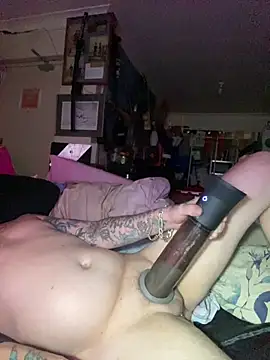 Snapshot of beg4mycutiepie0Ulick chatting on February 10, 7:51 pm beg4mycutiepie0Ulick online show from February 10, 7:51 pm