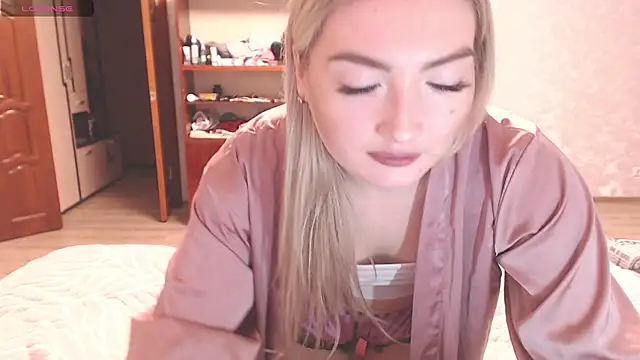 MiraRoy online show from February 10, 3:38 pm