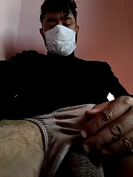 Snapshot of newtube0 chatting on February 17, 8:33 am newtube0 online show from February 17, 8:33 am