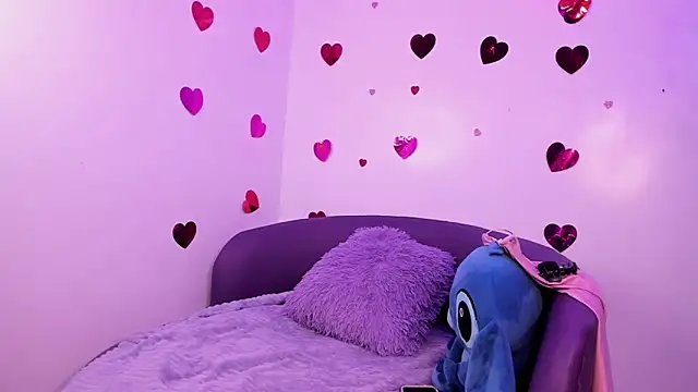 Snapshot of Bella_Miller1_ chatting on March 12, 4:24 pm Bella Miller1 online show from March 12, 4:24 pm