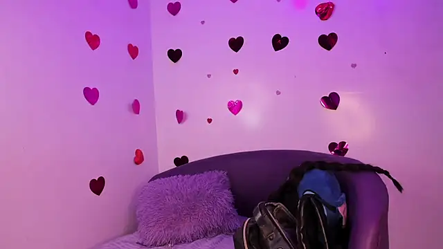 Snapshot of Bella_Miller1_ chatting on March 13, 4:13 pm Bella Miller1 online show from March 13, 4:13 pm