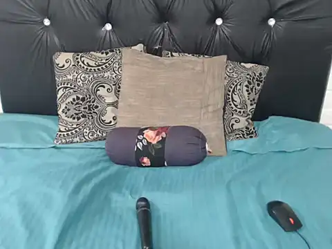 BrownieChokie online show from February 9, 8:35 pm