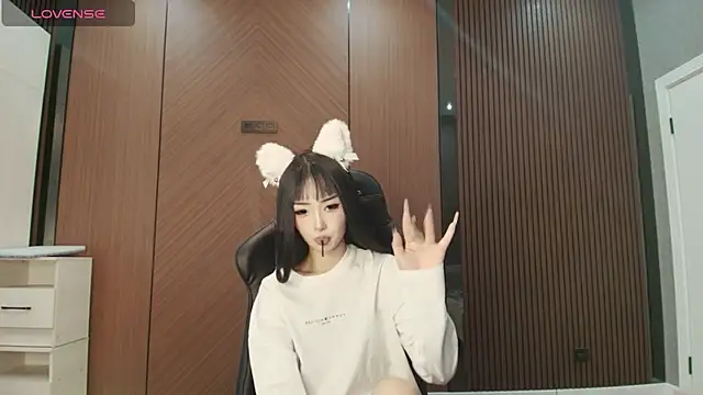 dionlee9 online show from March 12, 1:23 am