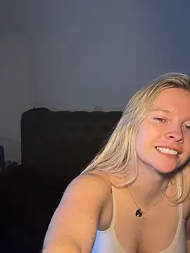 Ellie-rosee online show from February 16, 7:48 am